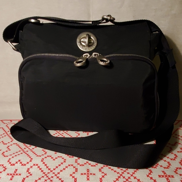 Baggallini Handbags - Baggallini RFID travel handbag